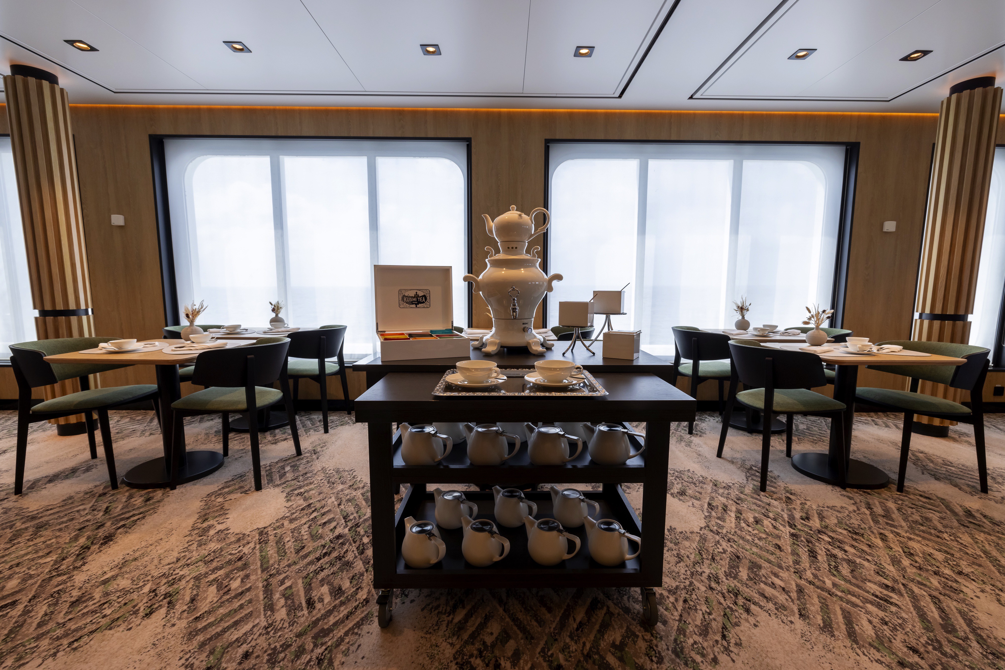 Club Lounge on SH Vega